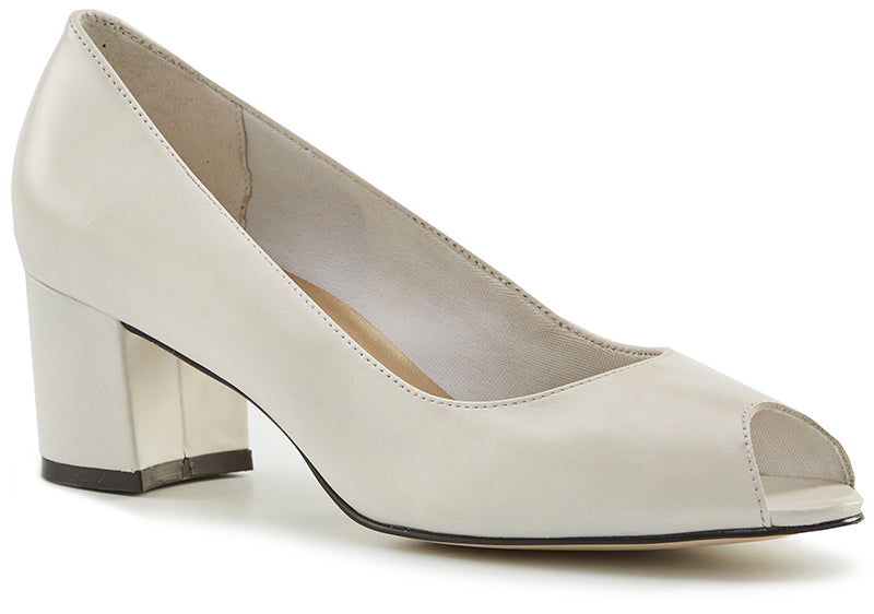 Walking Cradles Jaunt White Leather Pump (Women)