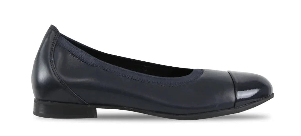 Munro Mila Navy Leathet Flat (Women)