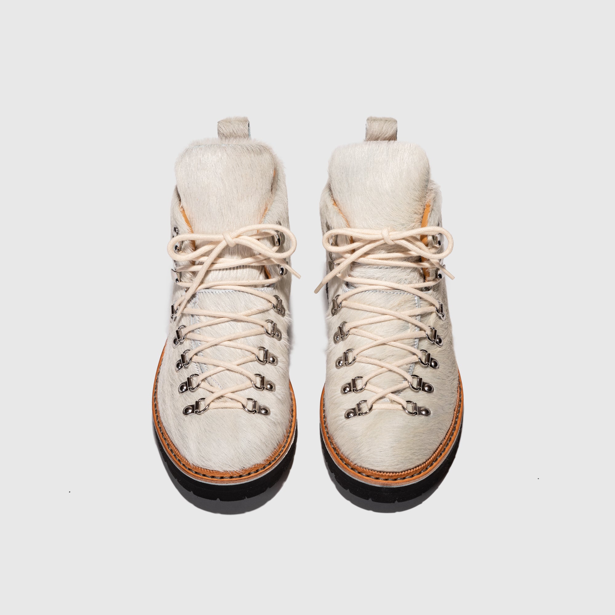 M-120 BOOT WHITE PONY HAIR X PACKER