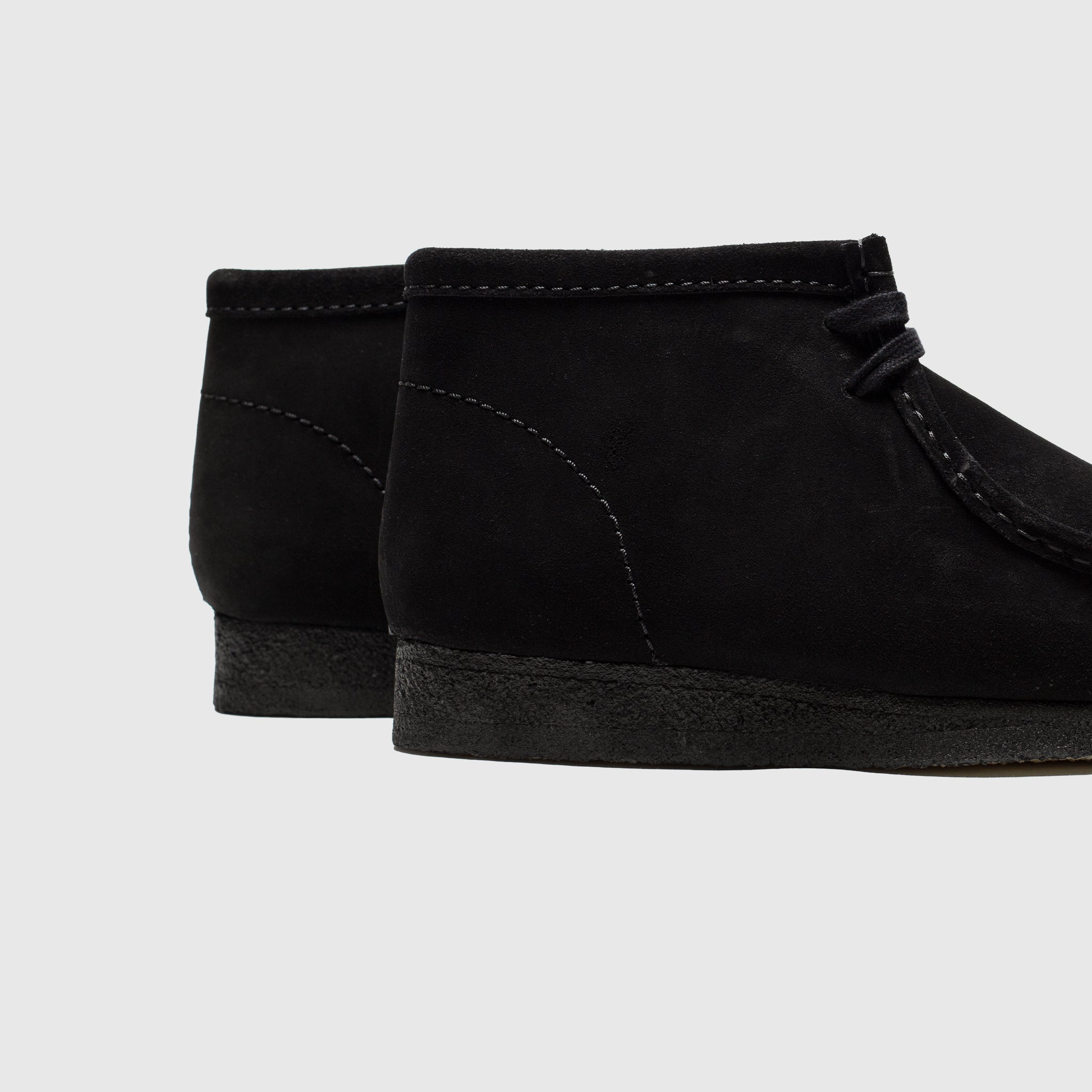 WALLABEE BOOT BLACK SUEDE