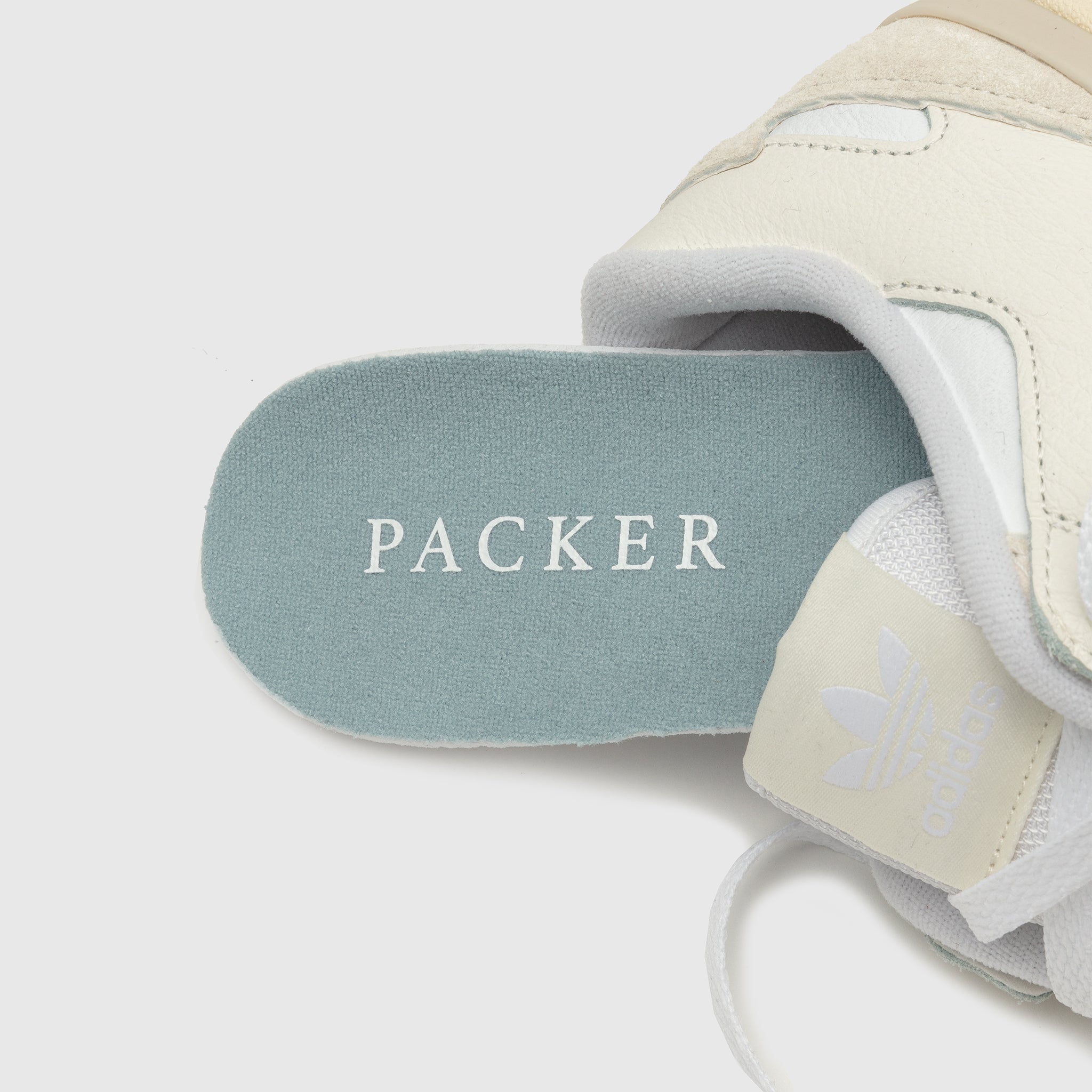 PACKER X ADIDAS FORUM 84 LOW PALE BLUE