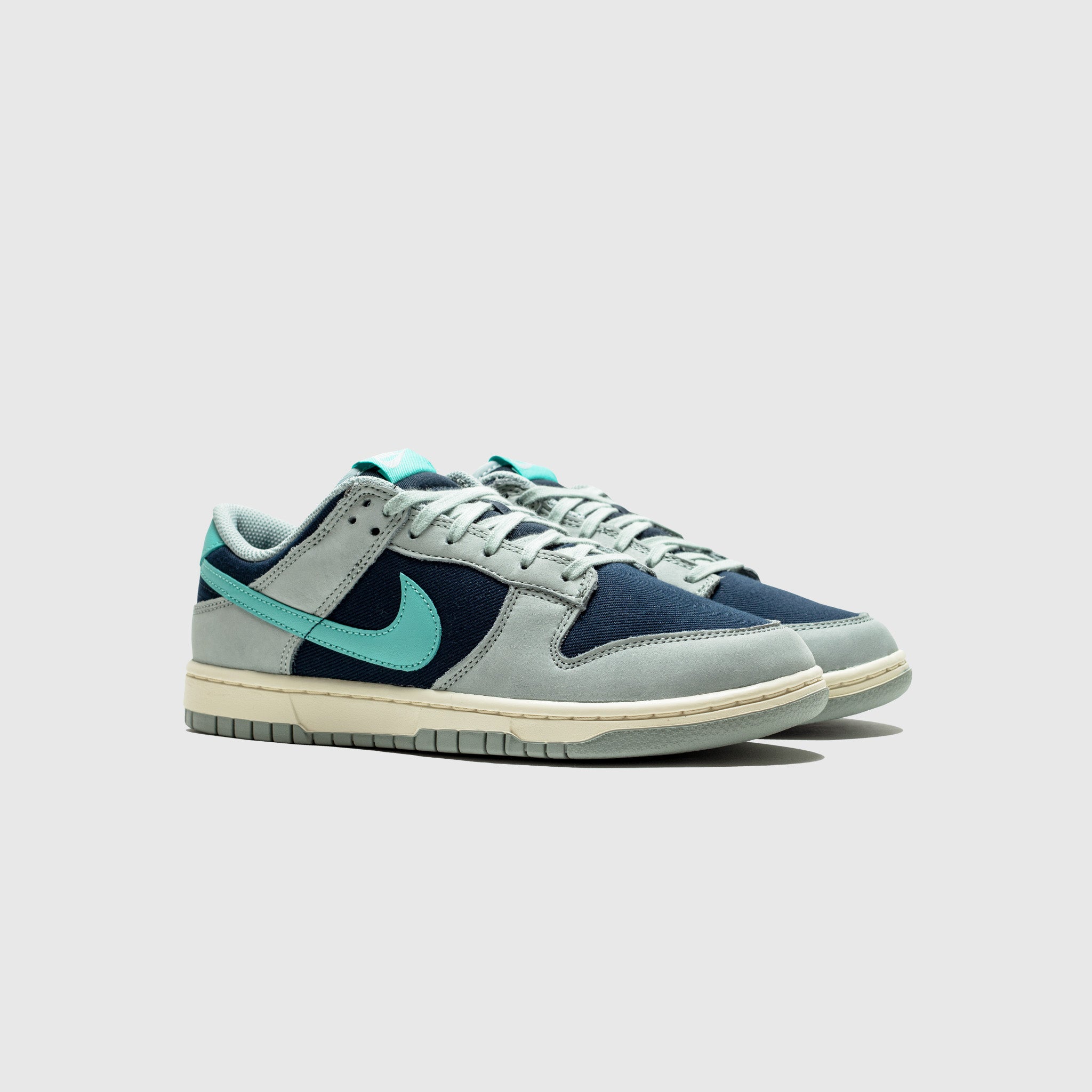 DUNK LOW RETRO PRM GREEN FROST