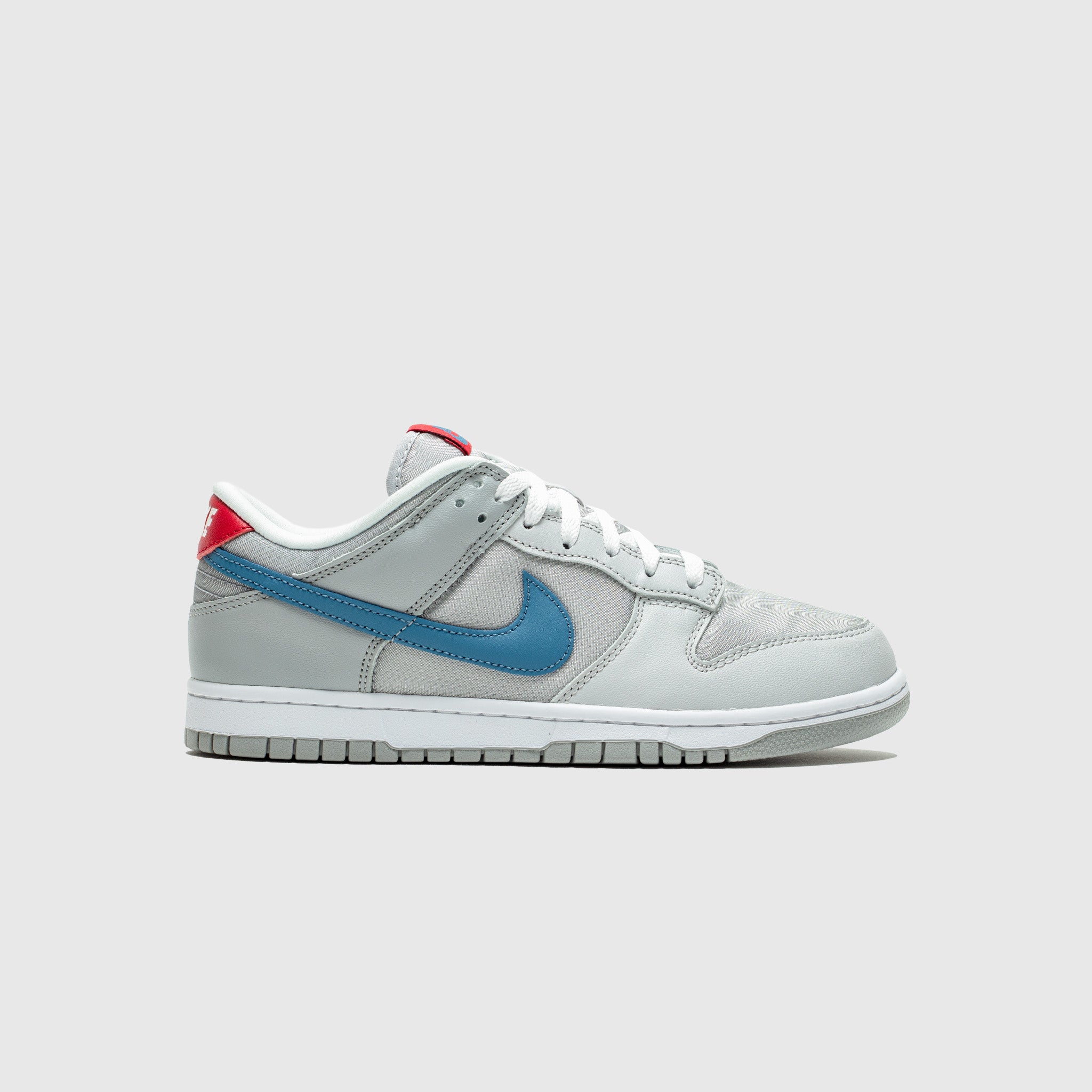 DUNK LOW QS SILVER SURFER