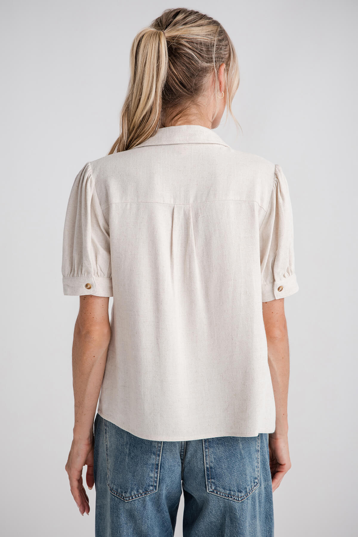 Hem & Thread Collared Scallop Edge Short Sleeve Shirt