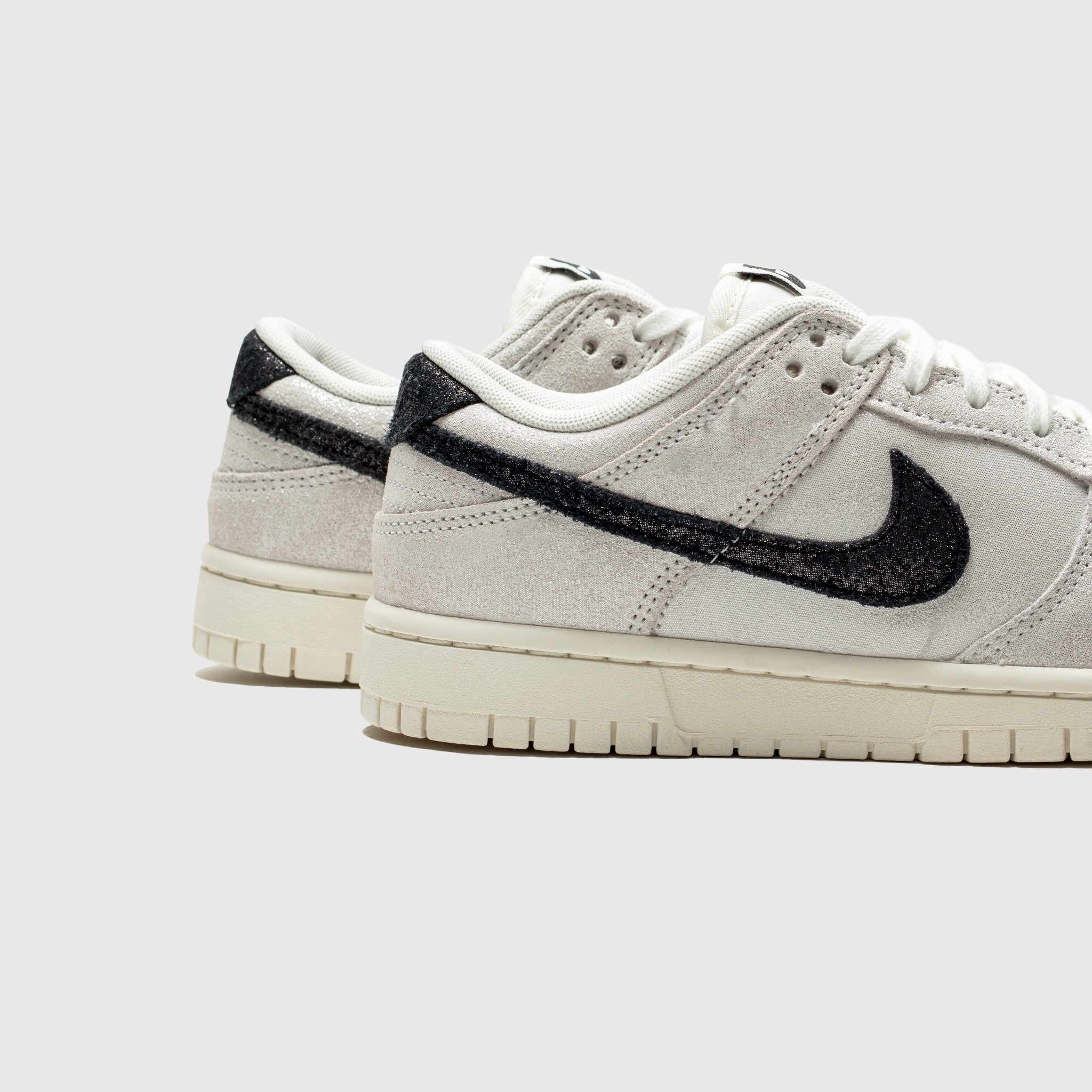 WMNS DUNK LOW SE SAIL & BLACK