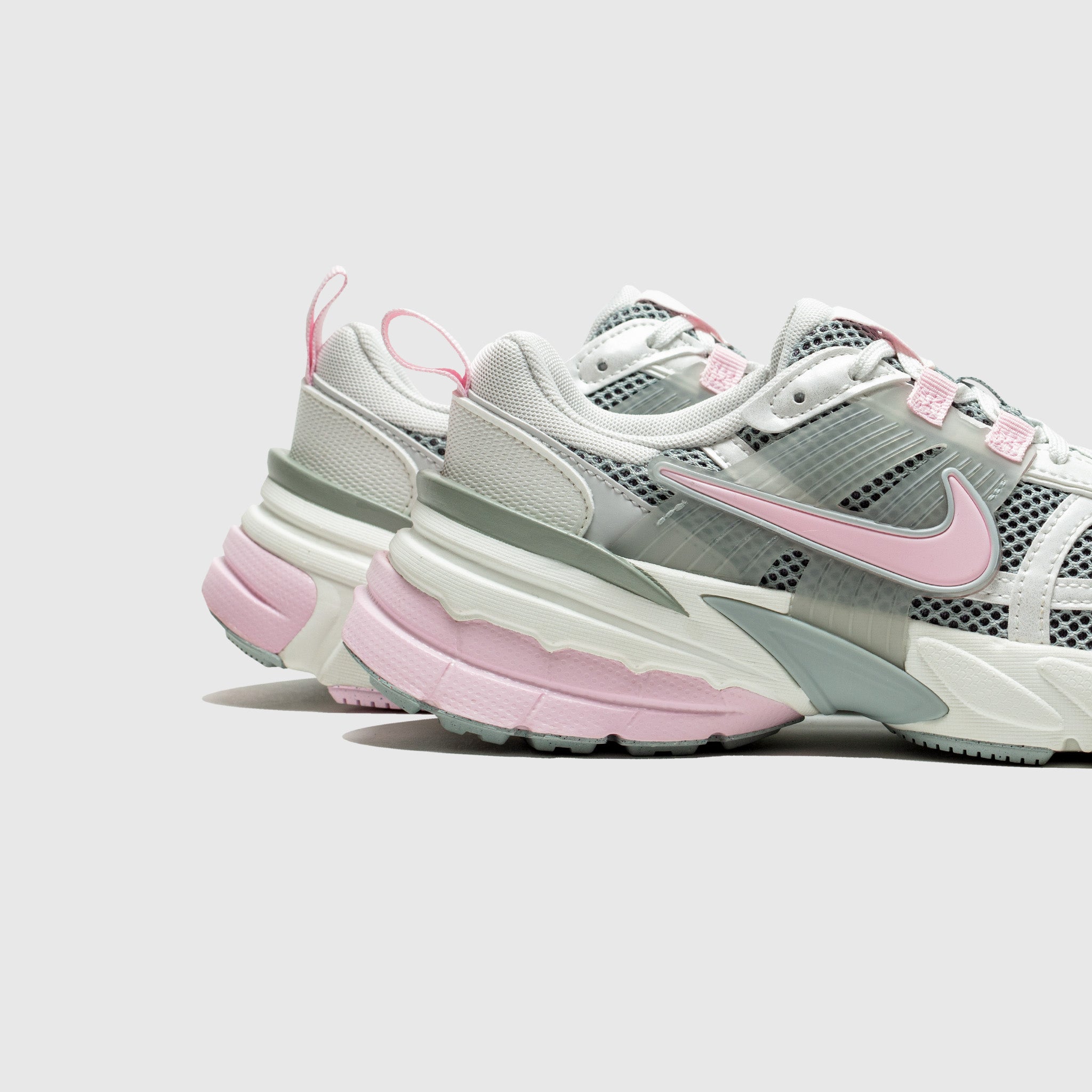 WMNS V2K RUN PINK FOAM