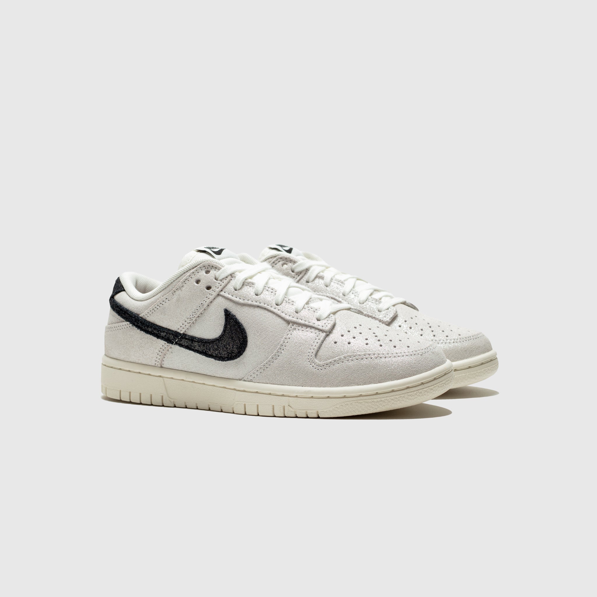 WMNS DUNK LOW SE SAIL & BLACK