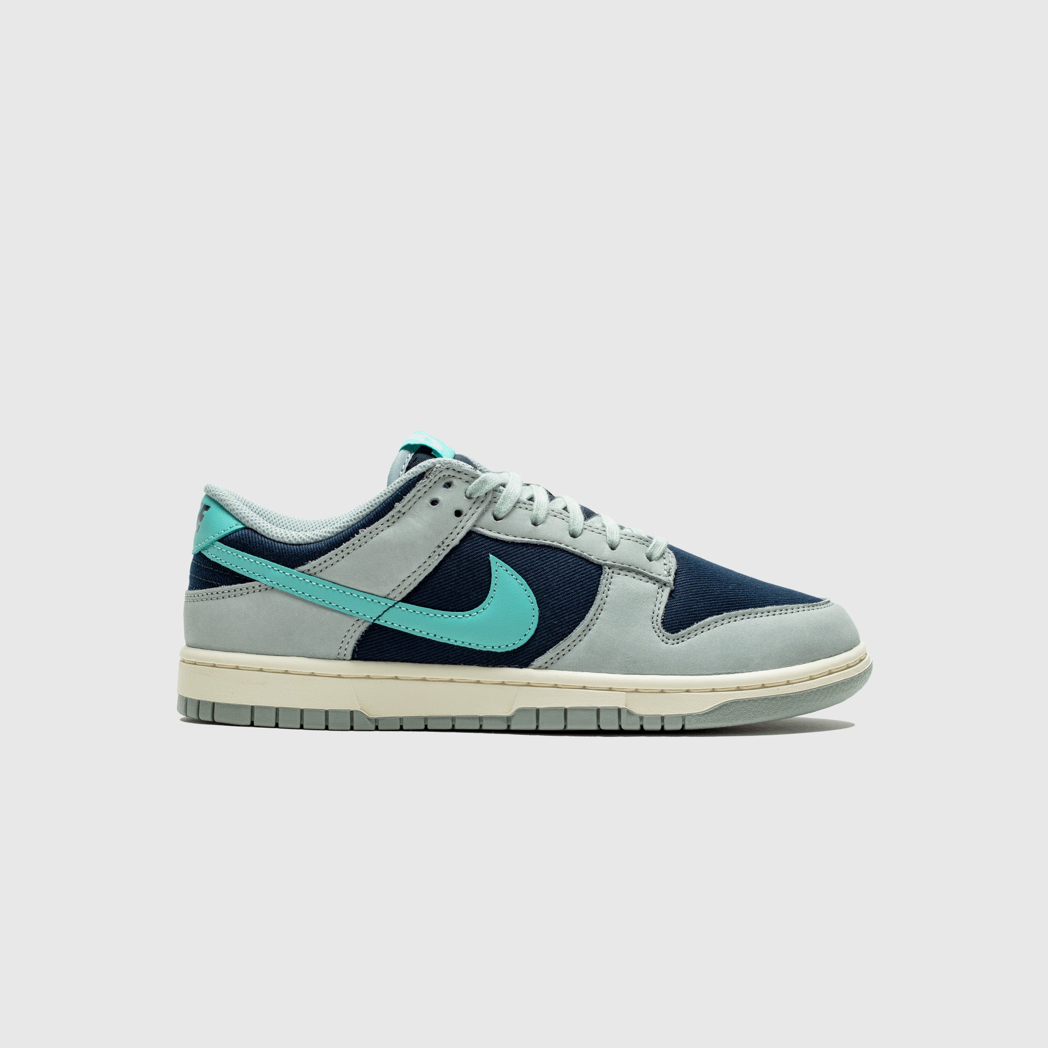 DUNK LOW RETRO PRM GREEN FROST