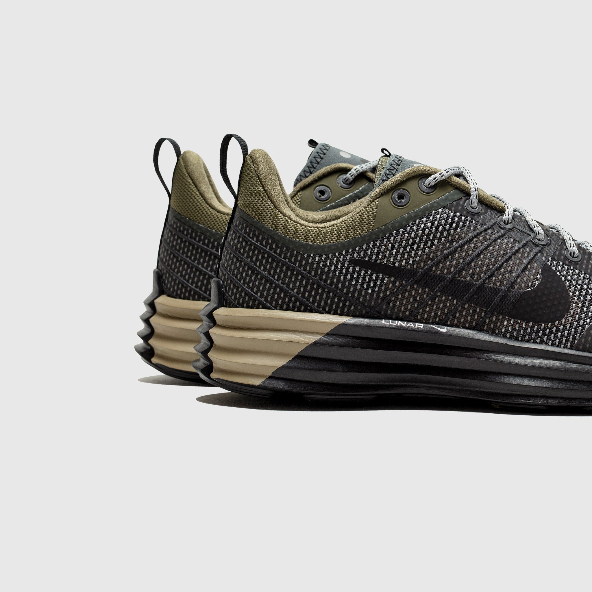 LUNAR ROAM SE MEDIUM OLIVE