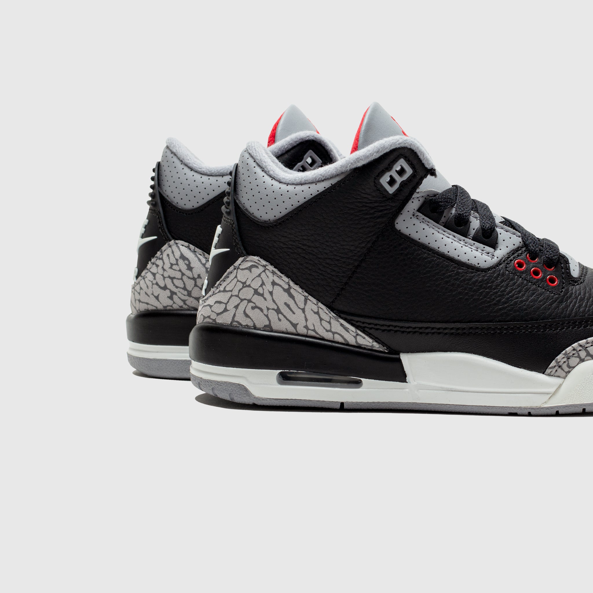 AIR JORDAN 3 RETRO (GS) BLACK CEMENT REIMAGINED