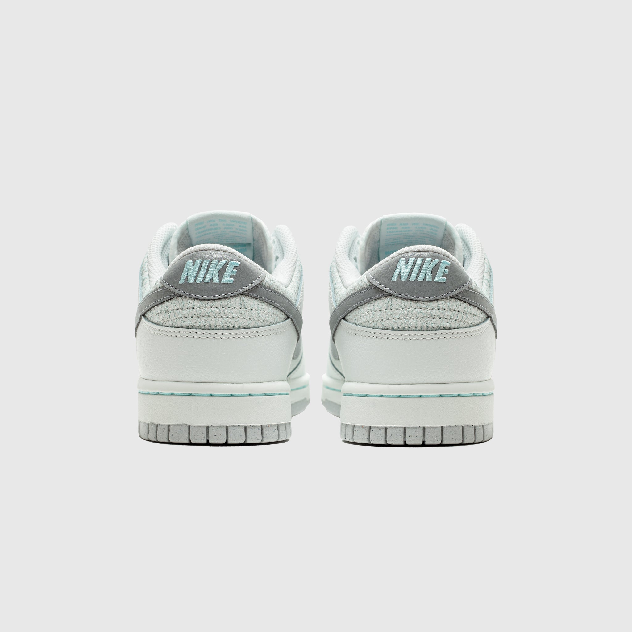 DUNK LOW RETRO SE GLACIER ICE