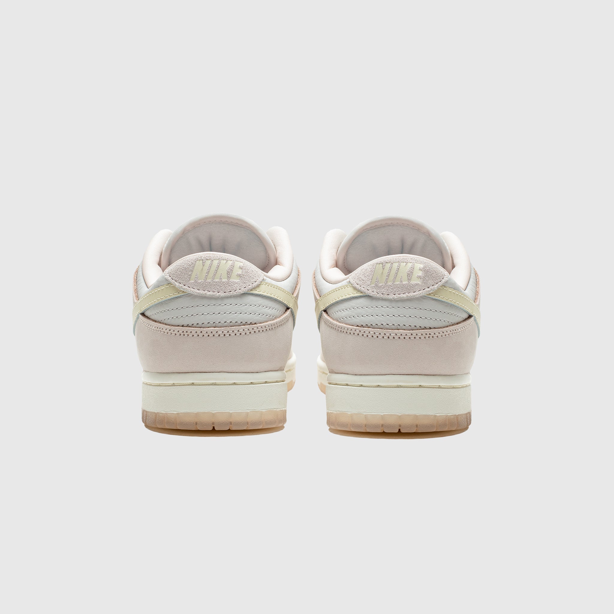 WMNS DUNK LOW PRM SOFT PINK