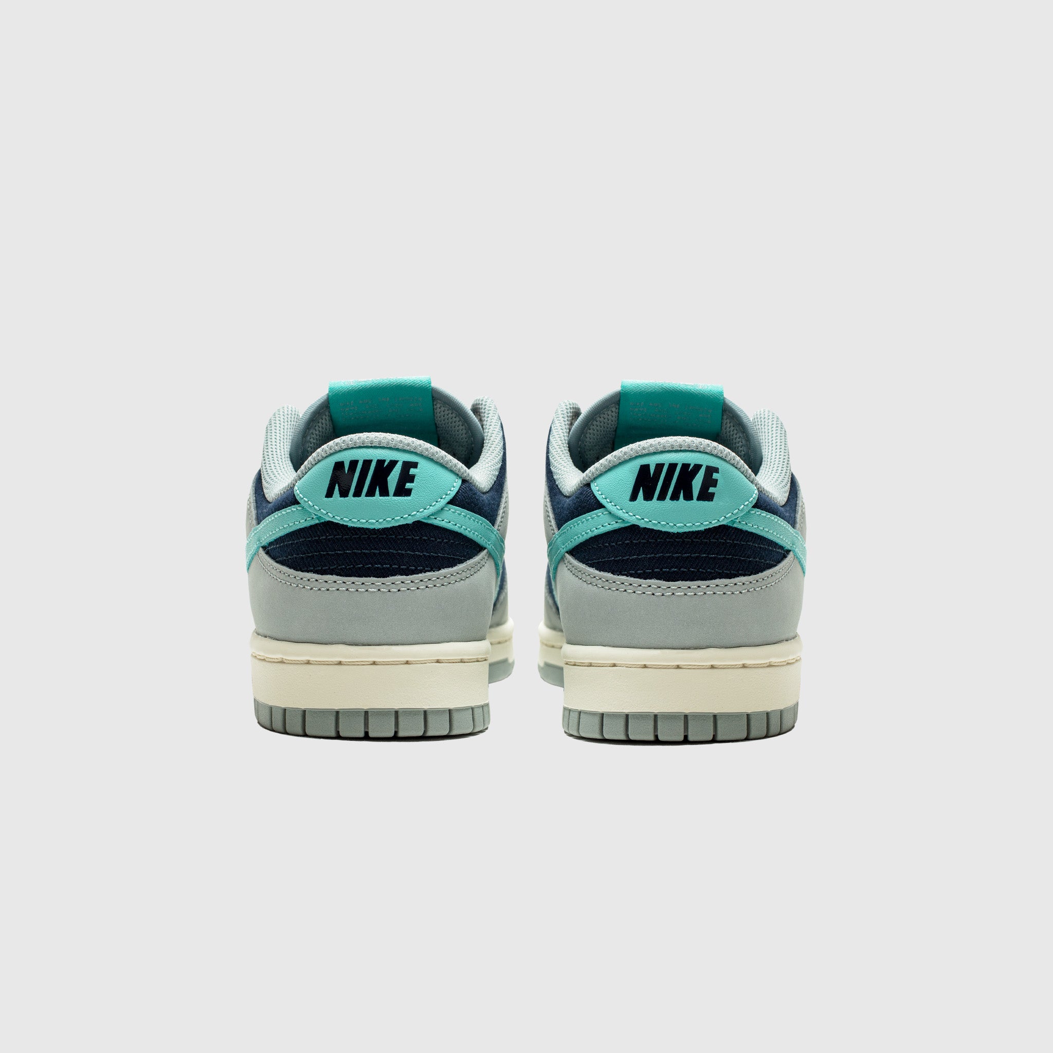 DUNK LOW RETRO PRM GREEN FROST