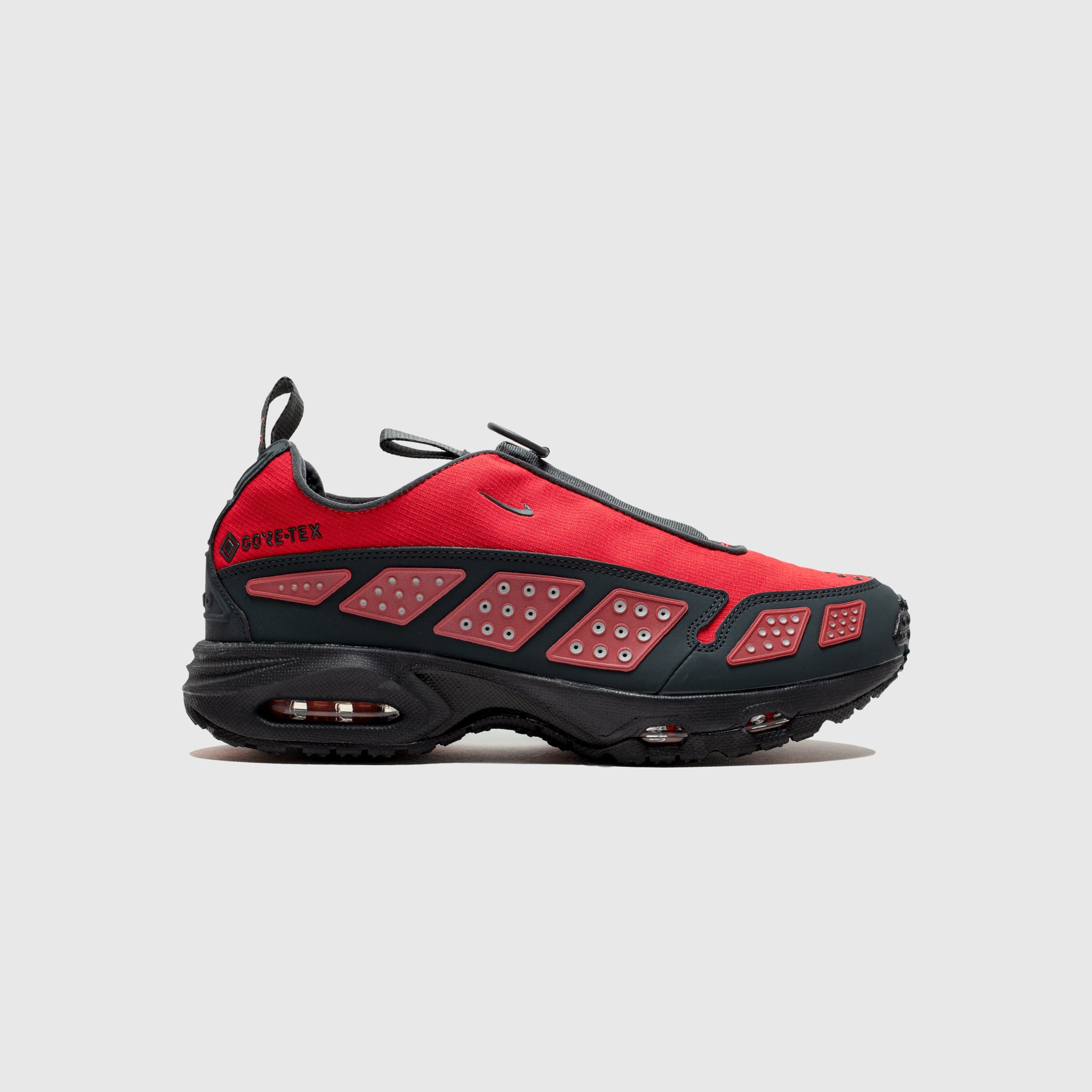 WMNS AIR MAX SUNDER GTX HYPER CRIMSON