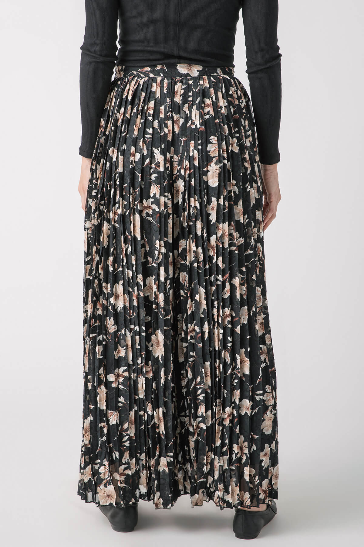 By Together Floral Pleated Pants