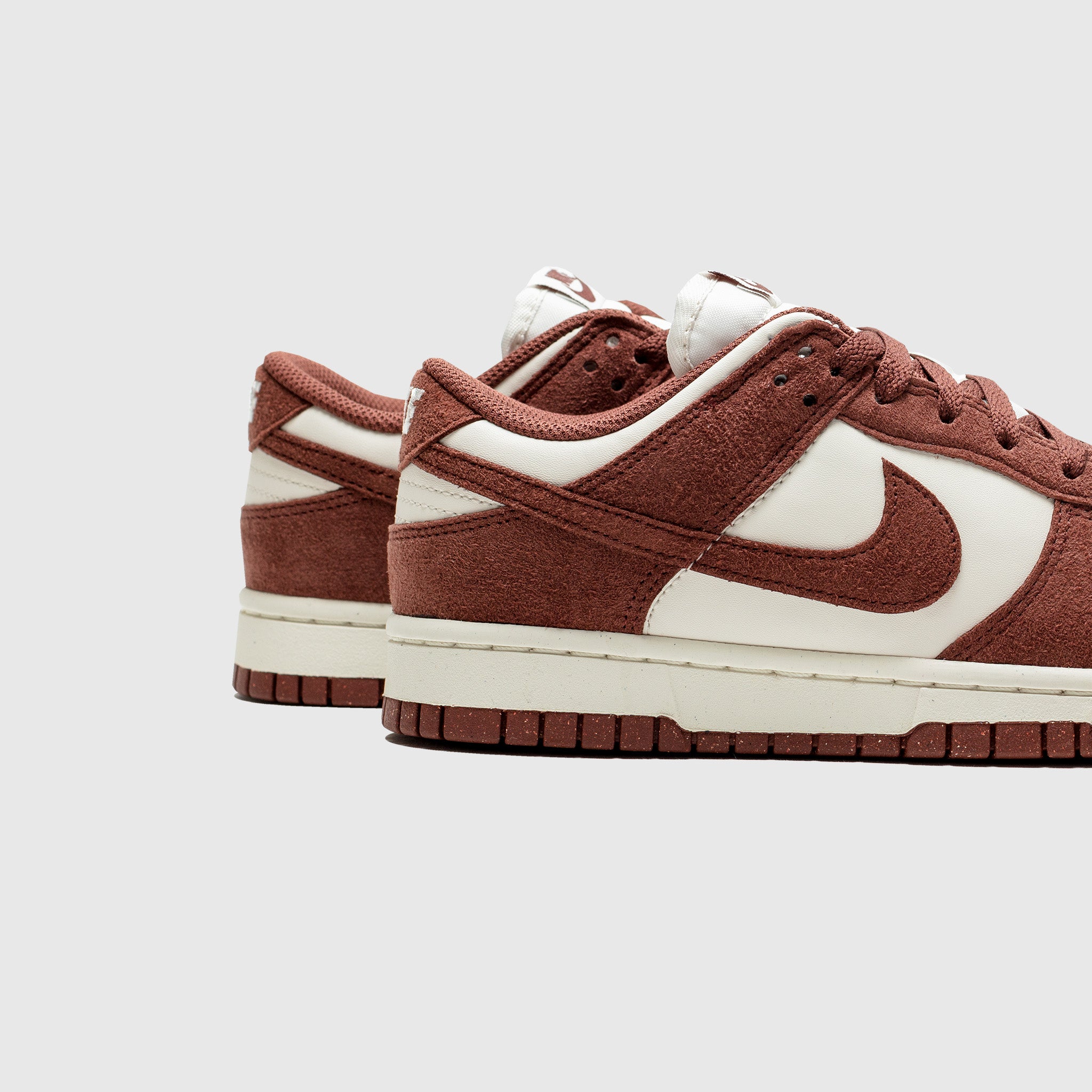 WMNS DUNK LOW RED SEPIA