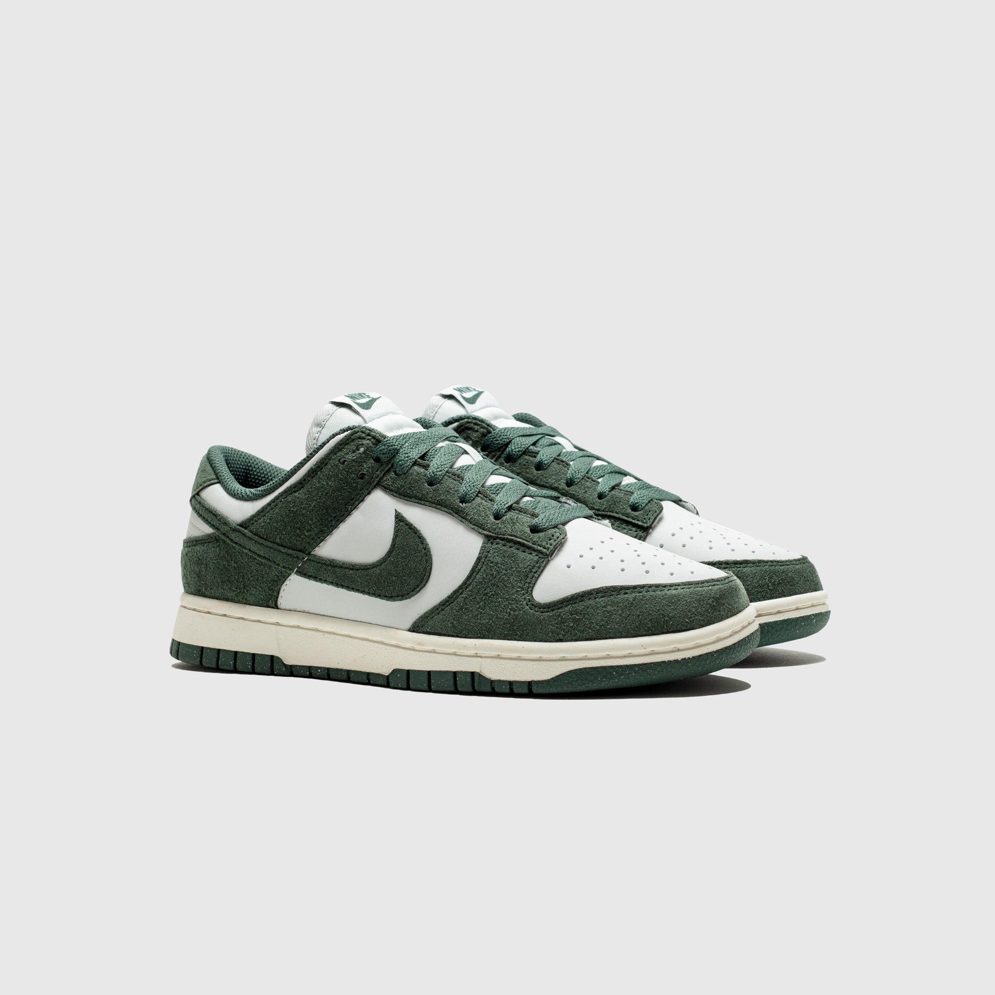 WMNS DUNK LOW VINTAGE GREEN